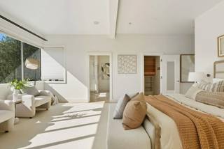 Modern_with-sofa with white_coffee_tablvce_acxnd_ in that casese acctive_itedsms on room  full of environtment .